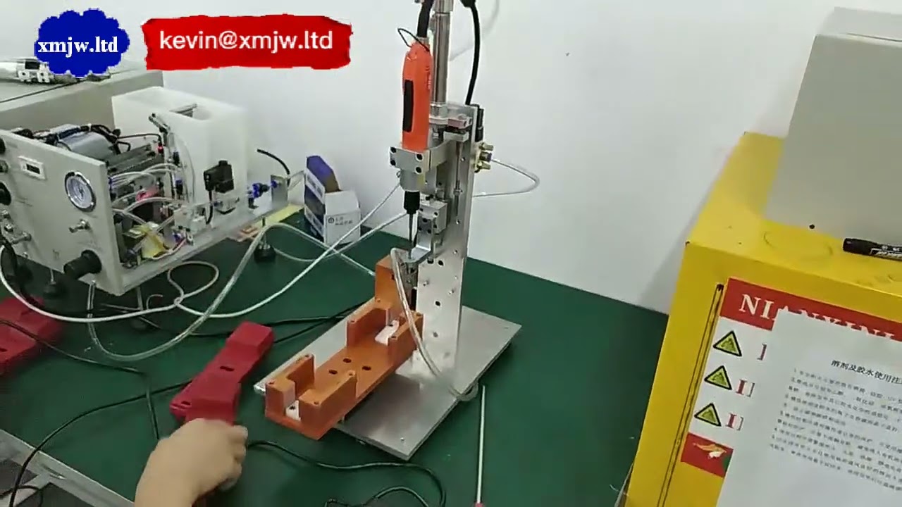 Mesin Obeng Otomatis dengan Sistem Pengencangan & Penguncian Sekrup Otomatis Penuh (Blowing)