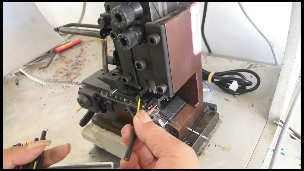 Mesin Crimping Terminal Otomatis 15 Ton Elektrik Super Senyap dengan Umpan Horizontal
