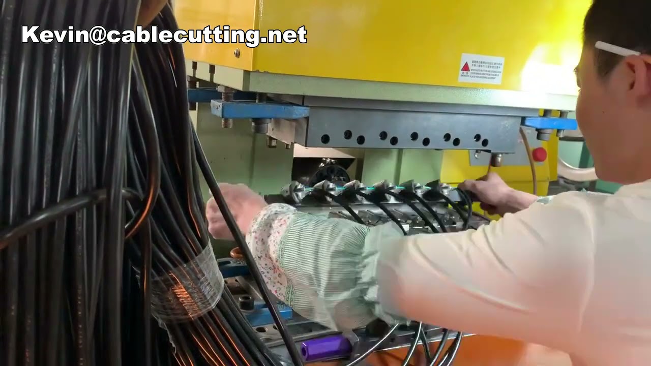 Mesin Injection Molding PVC Plug Vertikal, Mesin Cetak Plastik Plug Otomatis