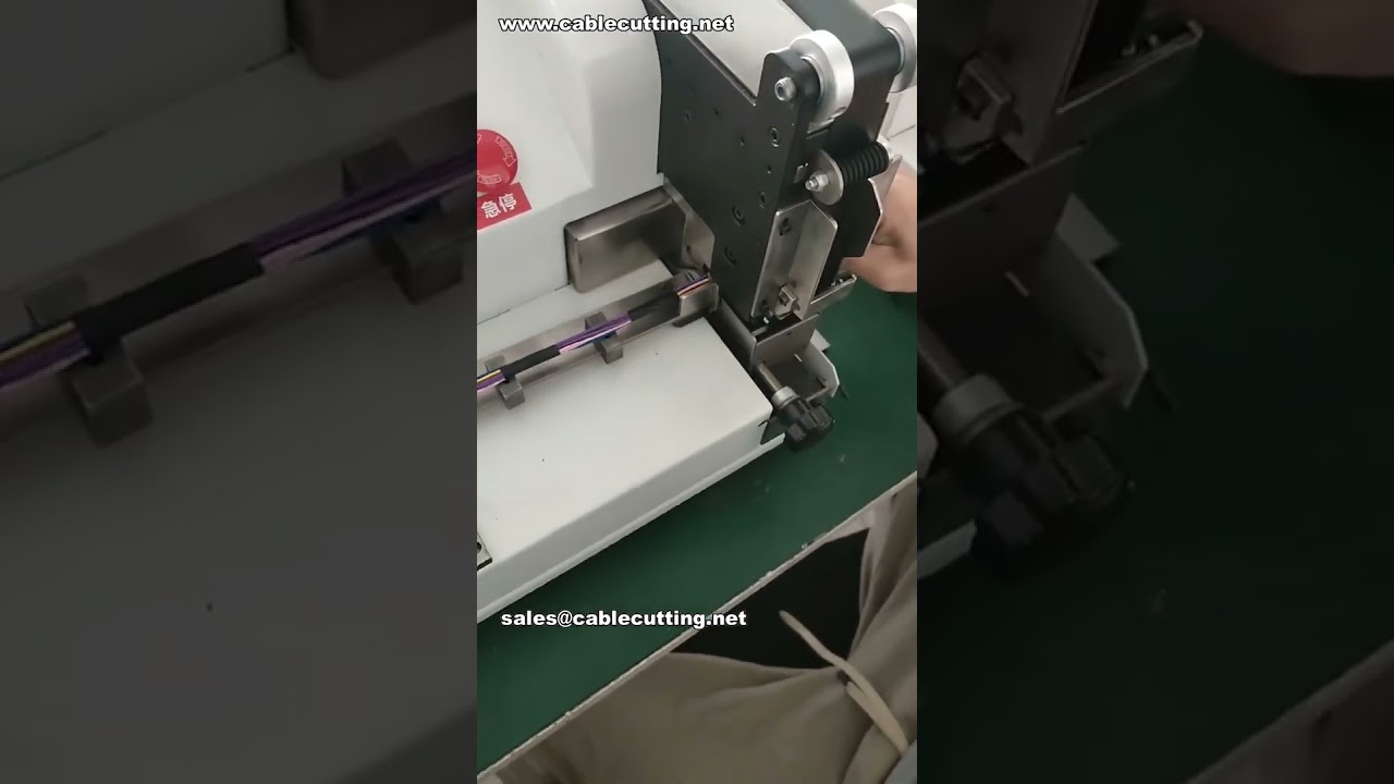 Mesin Otomatis dengan Pita PVC Lebar 30mm | Adegan Pabrik & Workshop