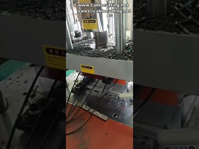 Mesin Cetak Kabel Data & Injeksi Vertikal 4 Kolom - Presisi Tinggi untuk Otomatisasi Pabrik