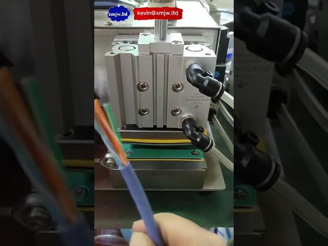 Mesin Pelurus & Pemilin Kabel Jaringan Otomatis: Efisiensi Tinggi untuk Inti Kabel