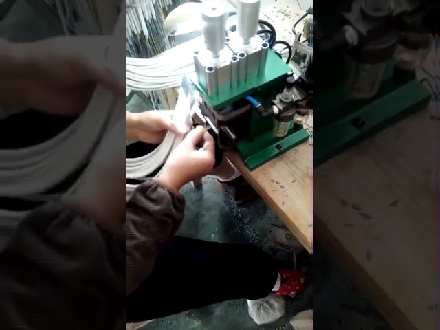 Mesin Pengupas Kabel Pneumatik Vertikal - Solusi Otomatis untuk Industri