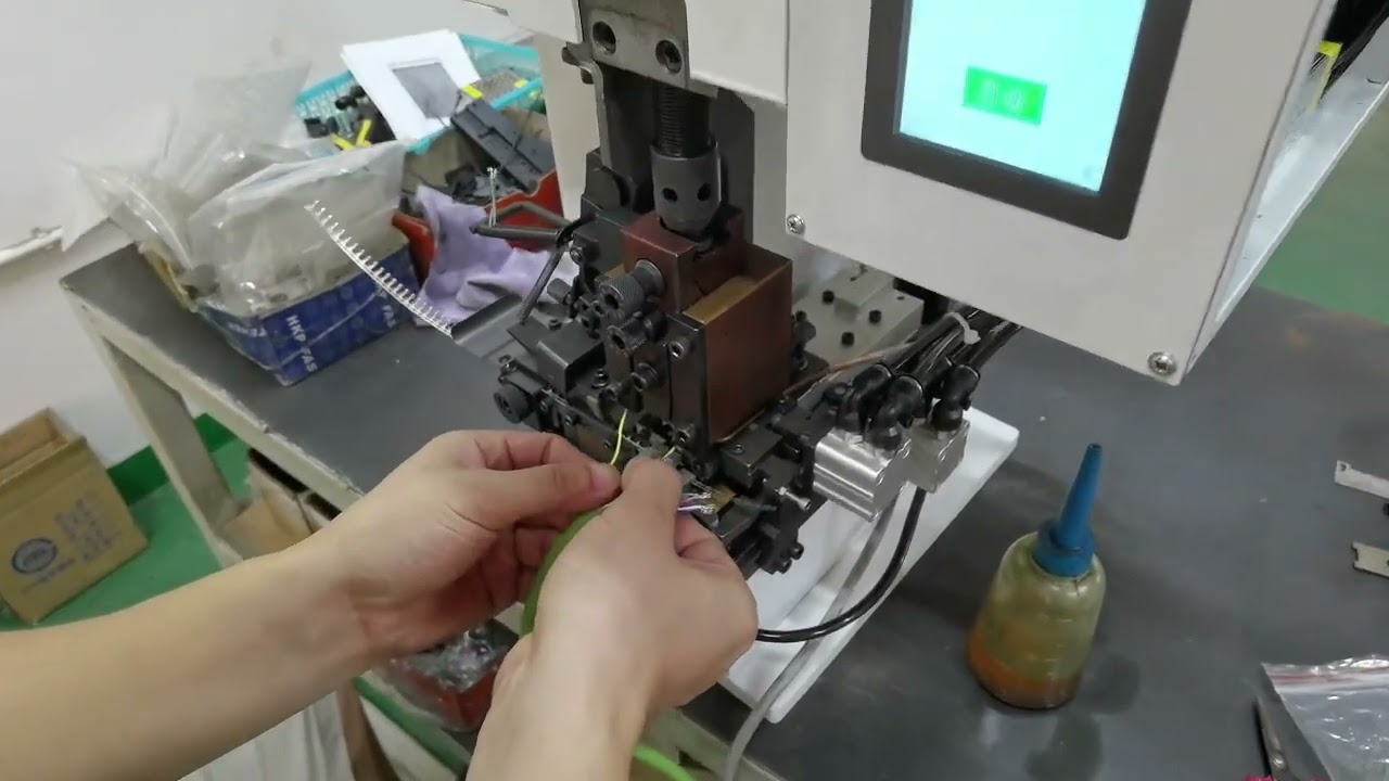 Mesin Terminal Strip Kontinu Horizontal – Solusi Crimping Otomatis untuk Produksi Kawat